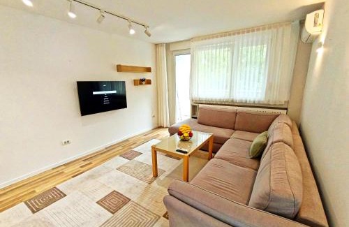 Old Town Apartment | LuxApart Cobanija City Centar free parking