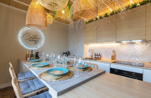 Cronenbourg Est Apartment | Luxe évasion - Round bed - Garage/parking - Starry sky - Netflix video projector