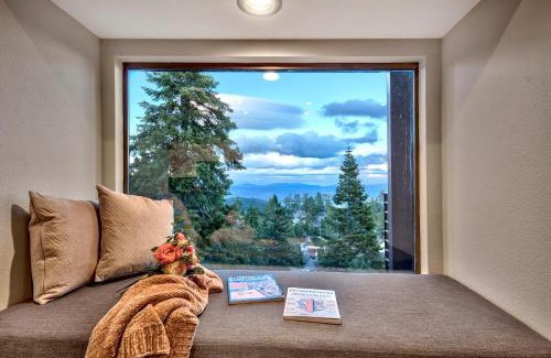 Tahoe Village House | LUXE 11 Blue Diamond Lodge Lake Tahoe