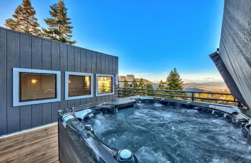 Tahoe Village House | LUXE 15 Blue Diamond Lodge Lake Tahoe Hot Tub