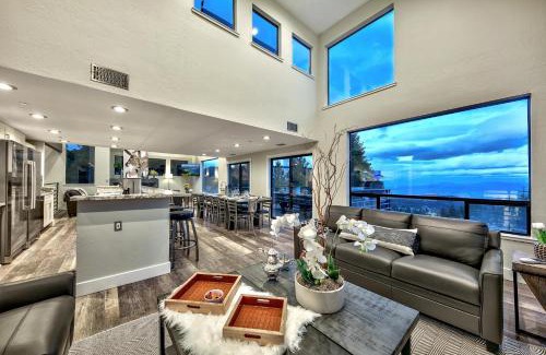 Tahoe Village House | LUXE 15 Blue Diamond Lodge Lake Tahoe Hot Tub