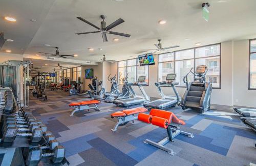 North Scottsdale Apartment | Luxe 1BR Kierland Commons, TPC Golf, Pool, Gym, W-D