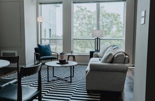 DeBaliviere Place Apartment | Luxe 2BR-1BA Penthouse w Balcony & Pool