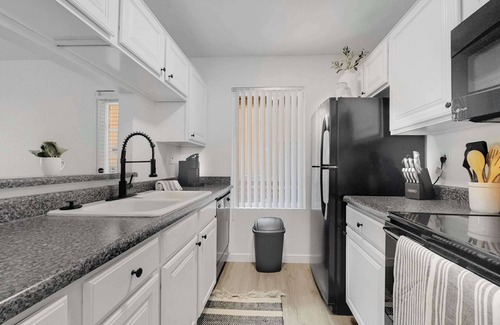 North Mountain Condo | Luxe 2BR Condo Next to Pool, Trails & Mountain