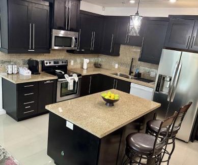 McAllen Apartment | Luxe 3BR & 2BA Condo Near Airport & Shopping Mall