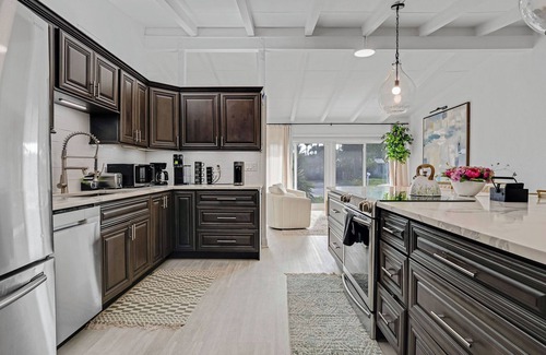 Lauderdale Isles House | Luxe 3BR/3BA Waterfront Retreat Heated Pool Oasis