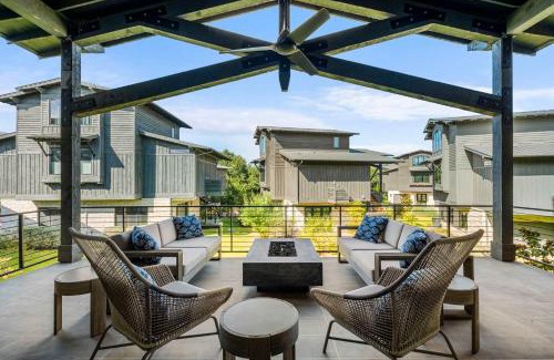 Spicewood House | Luxe 3BR Lake Escape - BBQ Firepit & Pickleball