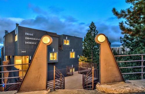 Tahoe Village House | Luxe 4 lake Tahoe Luxury With Hot Tub