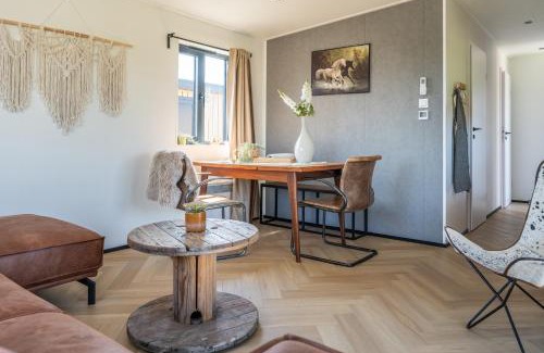 Waarde Ski Chalet | Luxe 4 pers chalet op minicamping in waarde