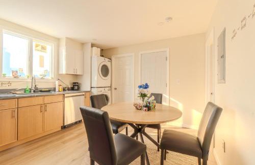 East Somerville Apartment | LUXE 4BDR2BA Near Boston & T-Station Free Parking