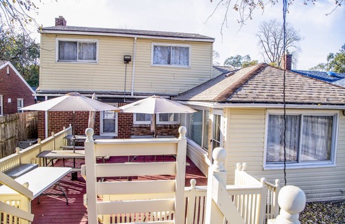 Detroit House | Luxe 7 bdr 4 Fullbath with Jacuzzi on West side Detroit