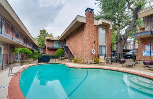 Oak Lawn Apartment | Luxe and Modern Dallas Condo 2 Mi to Highland Park!
