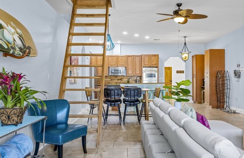 Tropic House | LUXE ART DISTRICT 4/3.5 POOL HOME.HELLO GORGEOUS!