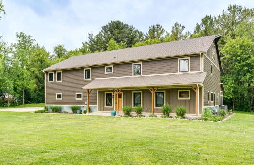Avalon House | Luxe Barndominium Retreat Near Blue Spring Lake!