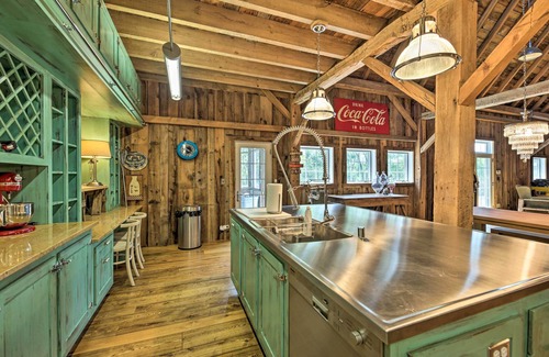 Zenda House | Luxe Barndominium w/Home Gym, Theater, & More!