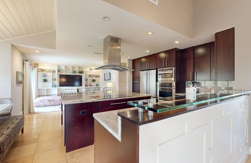 Whitfield House | Luxe bay-view escape with private pool, kayak, grill/ice box, & all-new interior