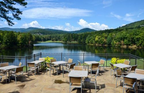 Big Canoe House | Luxe Big Canoe Resort Home with 3 Decks and Mtn Views!