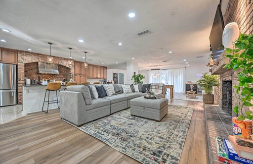 Limona Improvement Cottage | Luxe Brandon Oasis w/Private Pool & Hot Tub!
