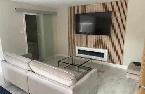 Bradford Apartment | Luxe bungalow Bradford