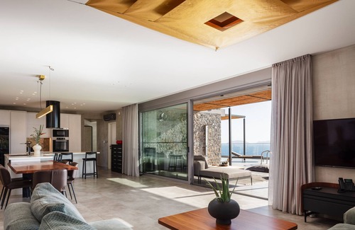 Vizari Villa | Luxe Coastal Escape with Sea Views - Heated private pool, close to the beach!