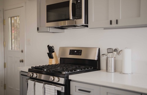 Lennox House | Luxe Comfort Near LAX & SoFi