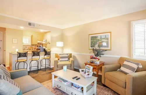 Norwich Condo | Luxe Condo in Norwich Less Than 3 Minutes From Mohegan Sun