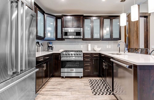 Park City Condo | Luxe condo with 3 fireplaces, ski view, pool & hot tub - walk to Cabriolet lift