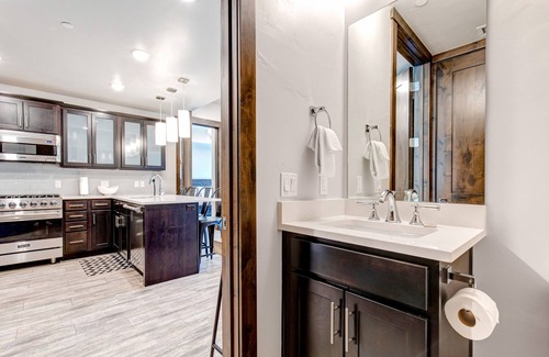 Park City Condo | Luxe condo with 3 fireplaces, ski view, pool & hot tub - walk to Cabriolet lift