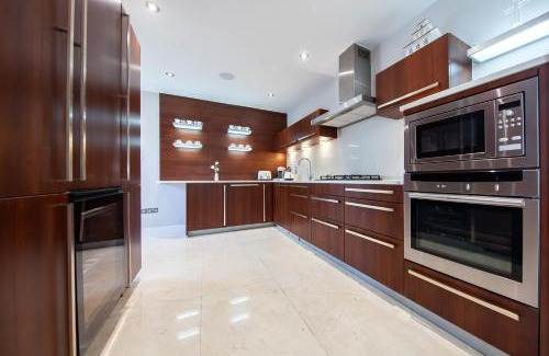 Ballsbridge House | Luxe Dublin 4 Retreat with 3 Bedrooms