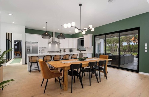 Austin House | Luxe Farmhouse w/Pool and Spa on 4 Acres