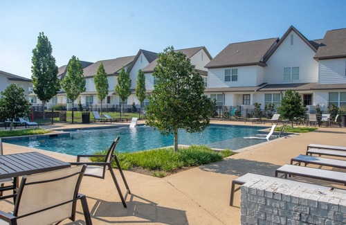 Oxford House | Luxe & Gorgeous - 3 King Suites + Loft!