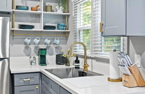 Monrovia House | Luxe Haven Retreat