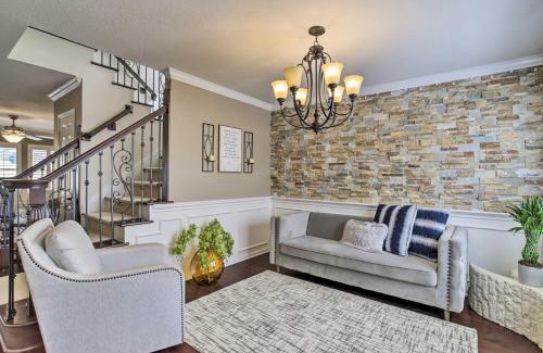 Cypress House | Luxe Home 30 Miles to Houston with Pool and Grill