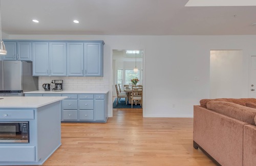 Friendly House | Luxe home with great amenities close to MGM, National Harbour, DMV