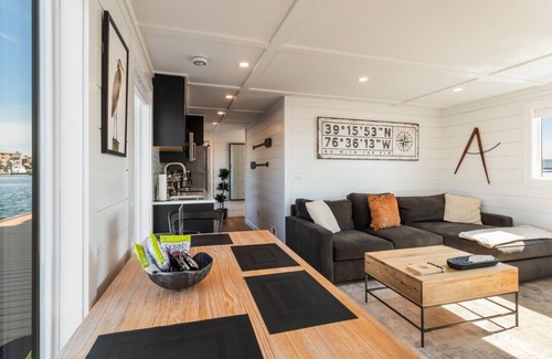 Baltimore Boat Rental | Luxe Houseboat with Epic 360 Views of Baltimore Harbor