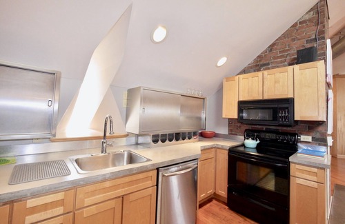 Hyde Park Apartment | Luxe Hyde Park Penthouse, 6 min to Downtown Cinci