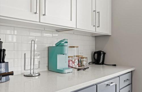 Charlotte Apartment | Luxe King 3BR in Waverly Charlotte