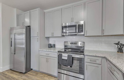Hayes Apartment | Luxe King 3BR Suite Mins to Downtown Durham!