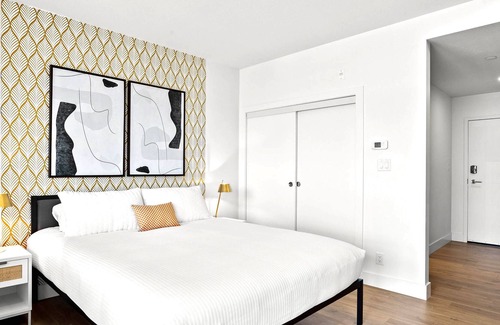 City Centre Apartment | LUXE King Bed Skyline Condo in Heart of Downtown