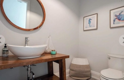 Wainfleet House | Luxe Lake House
