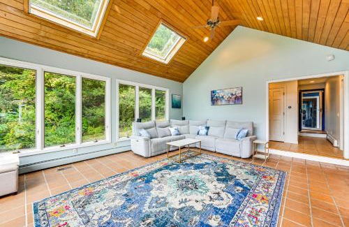 Higganum House | Luxe Lake House in Connecticut Private Dock