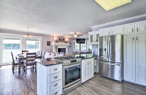 Gravois Mills House | Luxe Lake Ozarks Getaway with Private Boat Dock