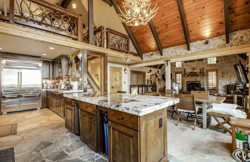 Incline Village Cabin | Luxe Lake View Lodge sleeps 18.
