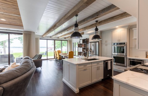 Shoreham House | Luxe Life on Lake Sallie 4 Bedroom