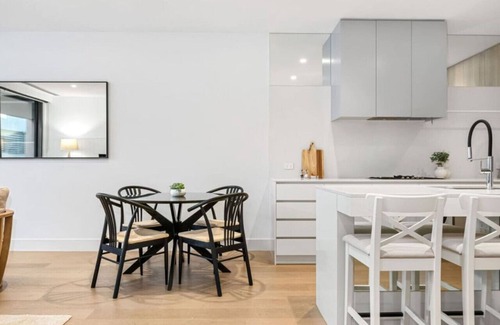 Mornington Apartment | LUXE | Location, Style, Space in the heart of town