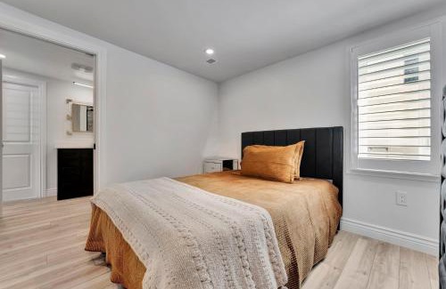 Port Dover Apartment | Luxe Lodges Lake Erie