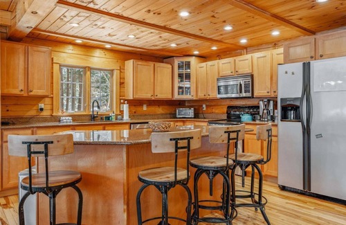 West Hartford House | Luxe Log Cabin, Summer Comfort | Cabin Fever