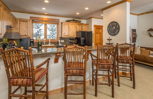Big Sky Condo | Luxe Mountain Condo! Private Deck with Grill and Stunning Views!