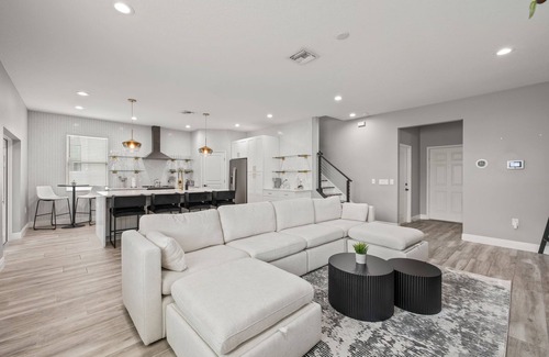 Tampa House | Luxe New Build Near TPA Airport & Stadium - Modern, Spacious & Prime Location