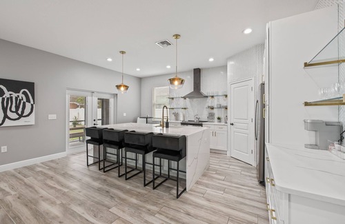 Tampa House | Luxe New Build Near TPA Airport & Stadium - Modern, Spacious & Prime Location